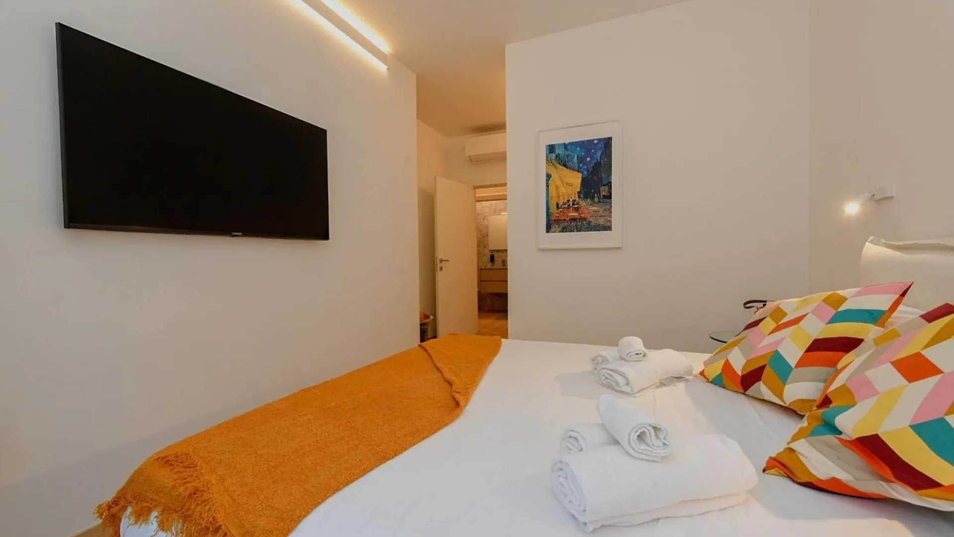 Desenzanoloft Official Partner Marriott Homes & Villas - The Lake Giant - Renovated 2025 - Lake View Desenzano del Garda 0*,