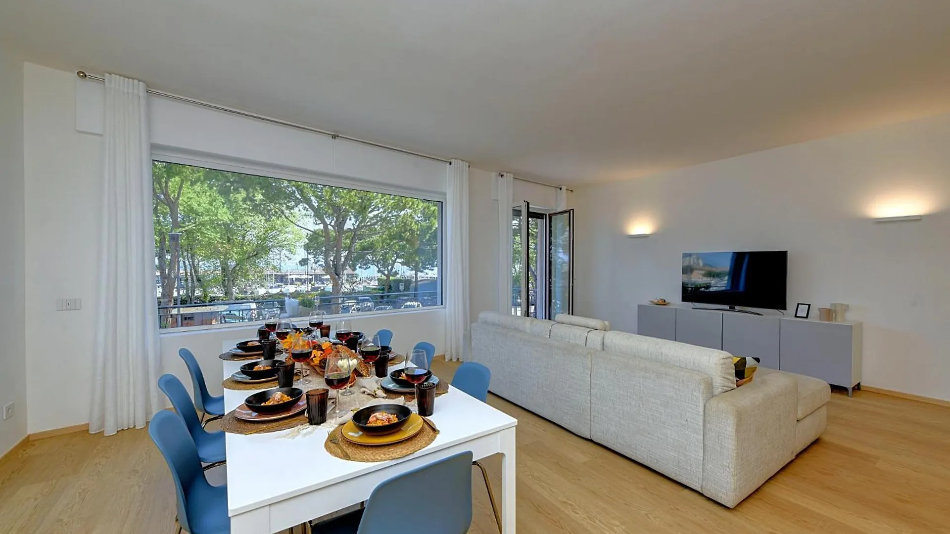 Desenzanoloft Official Partner Marriott Homes & Villas - The Lake Giant - Renovated 2025 - Lake View Desenzano del Garda