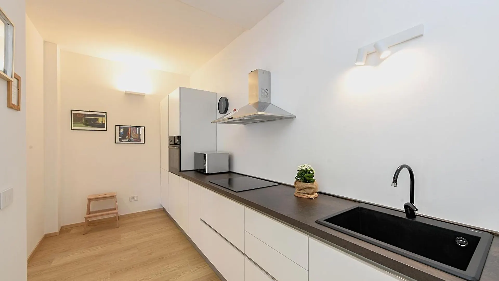 Desenzanoloft Official Partner Marriott Homes & Villas - The Lake Giant - Renovated 2025 - Lake View Desenzano del Garda 0*,